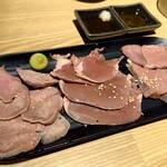 Tachinomi Dokoro Yasukichi - 肉刺し三点盛り