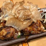 たこやきカフェバル タコヤキンジロウ - たこ焼き(蛸入り)