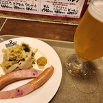 BERG - アテはソーセージクラウト