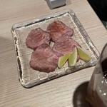 個室 炭火焼肉 本川越 尊 - 