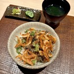 くすのき - バラ天丼-アスパラガス、マイタケ、サクラエビ、春キャベツ-、お吸い物、漬物