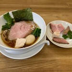 Chuukasoba Kinari - 醤油ラーメン味玉　肉まし