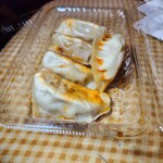 涛華餃子 - 豚肉としいたけとピーマンの焼餃子