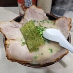 Hakata Ramen Nagahama Ya - 全体図。