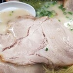 Hakata Ramen Nagahama Ya - このチャーシュー。