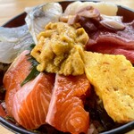 まんじゅや - 大漁丼(接写)