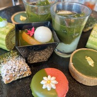 ポム・ダダン - 