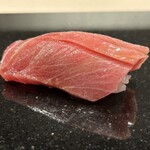 鮨あずま - 那智勝浦の本鮪のトロよりの中トロ