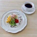 コロンの森 - ローケーキ・オーガニックコーヒー　１１００円