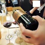 ミアスタンド - ふくよかな手に"萌えっ！"