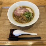 麺庵 えいと - 鶏出汁　しょうゆラーメン900円