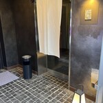 やきとり 右羽。 - 店構え