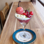 <From 5/29> Chocolate parfait for adults made with Japanese cherries and American cherries