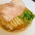 紅ズワイガニらぁ麺 まるはち屋 - 