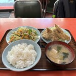 幸楽 - 玉子入り野菜いため、鶏のから揚げのサービス定食('24/05/26)