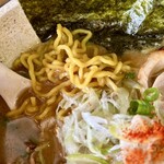 らーめん優月 - 細麺が食べやすい　濃厚なスープ　うまいラーメン