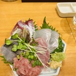 Gokigen Sakaba Hyottoko - 人気の『魚河岸ごきげん3種盛り』実際は6種盛り！
