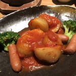 Hanabi - 新じゃがとソーセージのトマト煮