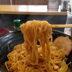 Gyokotsu Ramen Suzuki San - 麺リフト