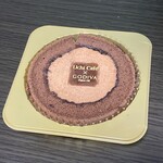 LAWSON - 料理写真:ショコラロールケーキ 430円