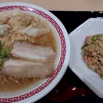 幸ちゃんラーメン - 料理写真:ワンタンメン(1150円税込)、チャーハン(500円税込)