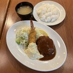 洋食&ビール 自由亭 - Cランチ(1,480円)
ハンバーグ150g･特大海老フライ