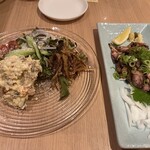 スミヤキ エビス - 燻製ポテサラと鳥のたたき