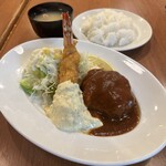 洋食&ビール 自由亭 - Cランチ(1,480円)
ハンバーグ150g･特大海老フライ