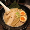 ラーメン長山 - 料理写真:鶏豚骨醤油ラーメン 890円