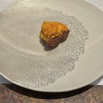 ラ・ヴァガボンド - 北海道産男爵芋を収穫の後、2年間熟成させたとお聞きしてびっくり。カスカルポーネチーズとスペインのボッタルガと言うカラスミをかけてあるそう。弾力があり、自然の甘さに脱帽♡