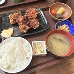 座魚場まるこ - 