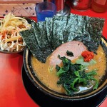 家系ラーメン とらきち家 - ラーメン賄い飯セット ¥1000