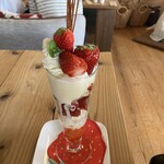 苺や キリト - 塩バニラいちごパフェ　1540円