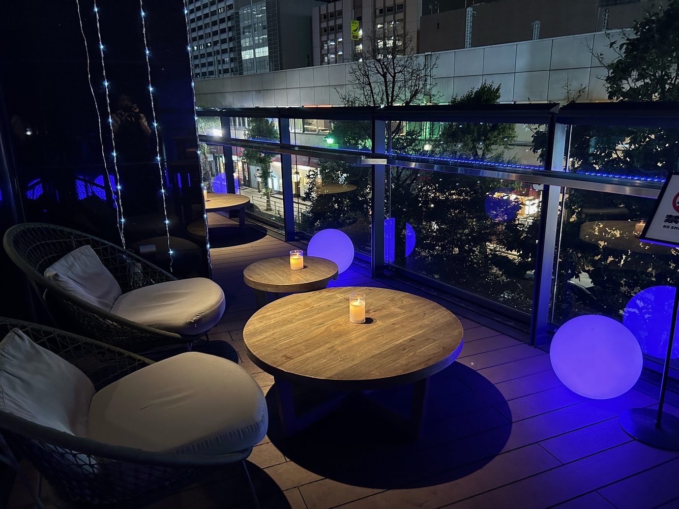 ラウンジにて　　　点描画 銀座ZX夜景ラウンジ】 フロア完全貸切パーティー ZXパノラマ