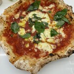 Fakalo pizza gallery - まずは基本のマルゲリータ