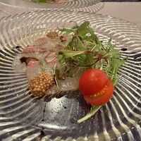 Un Son Benir - カンパチのカルパッチョ、ソースが美味しい