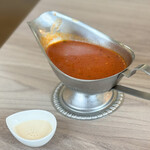 とろ～り卵のオムライス さん太 - ぱっかーんオムライス ソース☆