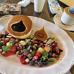 ルイーダの酒場 - ふわふわスライムの
                                チョコクリームパンケーキ