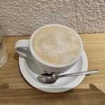 可否茶館 - カフェオレ(605円)です。