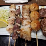 ろばた仁 - 串の盛り合わせ