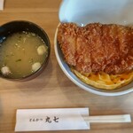 とんかつ丸七 愛媛店 - 並盛（1500円、ご飯少なめ）ですが、お腹いっぱいになりました✨