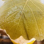 こひる庵 - おっきな柏の葉　香りが良き♡