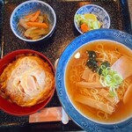 池の端 - 料理写真:ラーメンミニカツ丼セット950円(100円上がってました