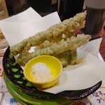 回転寿司根室花まる - アスパラの天ぷら　絶品！
