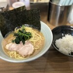 横浜ラーメン 渡来武 - 