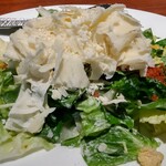 ナポリのかまど - ふわふわチーズのシーザーサラダ