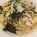 ポポラマーマ - 料理写真:国産ハーブ鶏ときのこのみぞれポン酢醤油990円＋大盛り