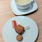 Restaurant Dix-neuf - ３種の一口お菓子