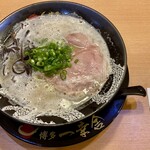 ラーメン(870円)