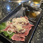 あみやき亭 - 牛心臓刺身　塩ごま油